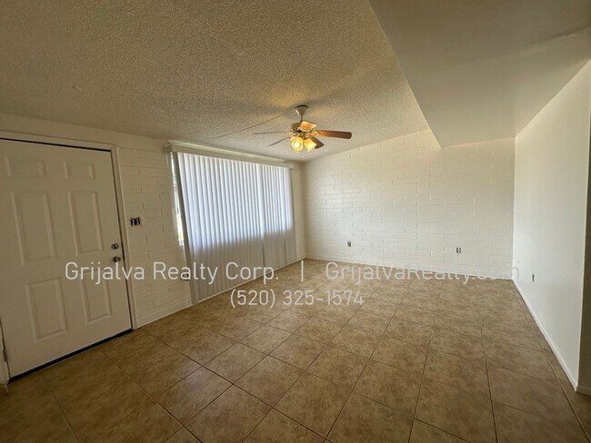 Building Photo - 320 W Whitestone Pl