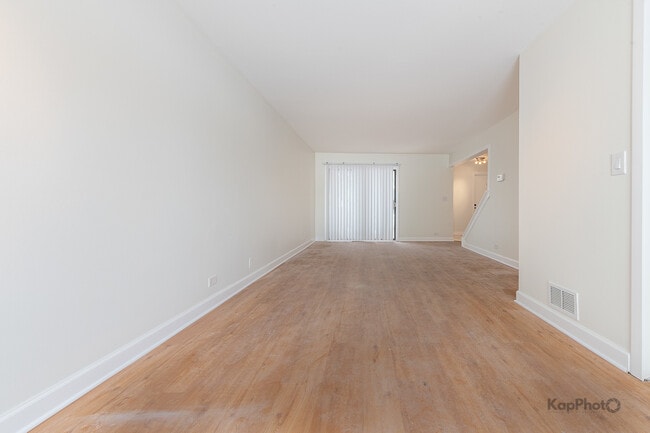 Building Photo - 102 N Waterford Dr