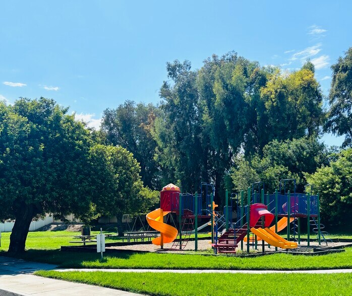 Community park and swimming pool - 1931 Union St