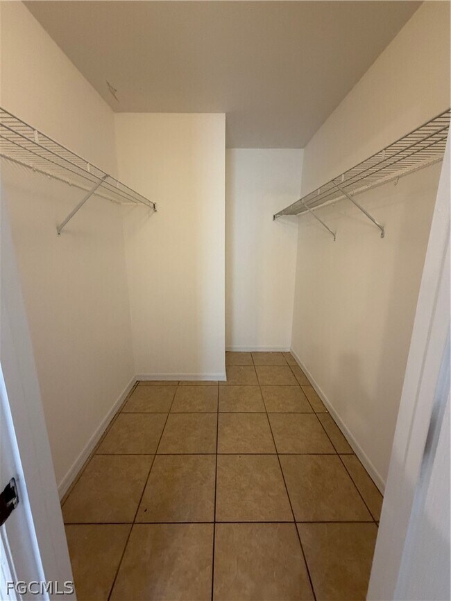 Building Photo - 1405 W 13th St