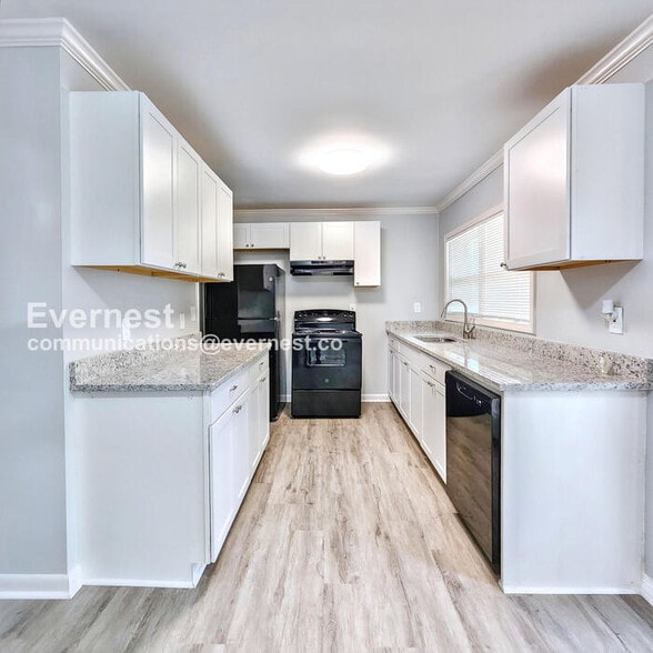 Building Photo - 1079 Shieldcrest Way