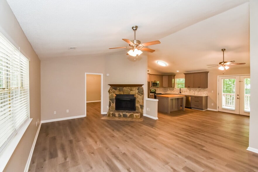 Building Photo - 2273 Ashton Dr