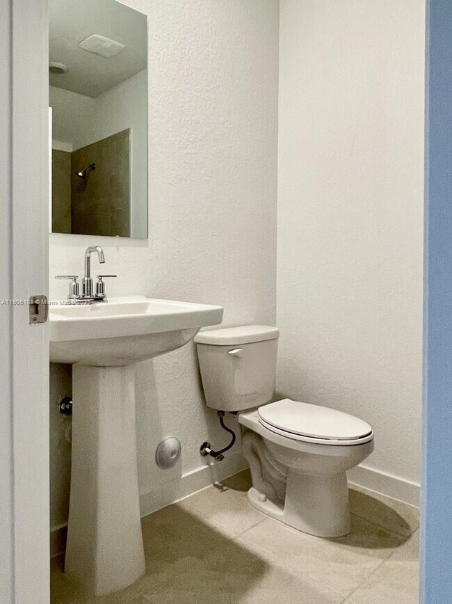 Building Photo - 441 NE 5th Terrace