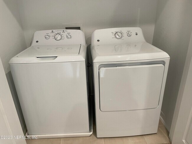 Building Photo - 13092 Bachara Wy