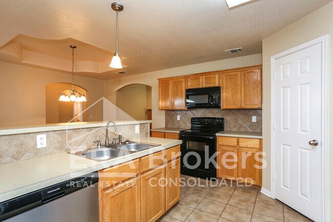 Building Photo - 702 Aries Dr