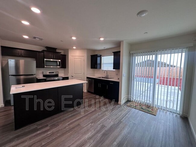 Building Photo - 1167 Billingsley St