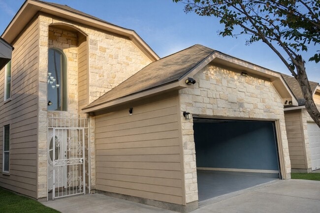 Building Photo - 10904 Panther Ct