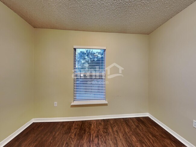 Building Photo - 1071 Royal Marquis Cir