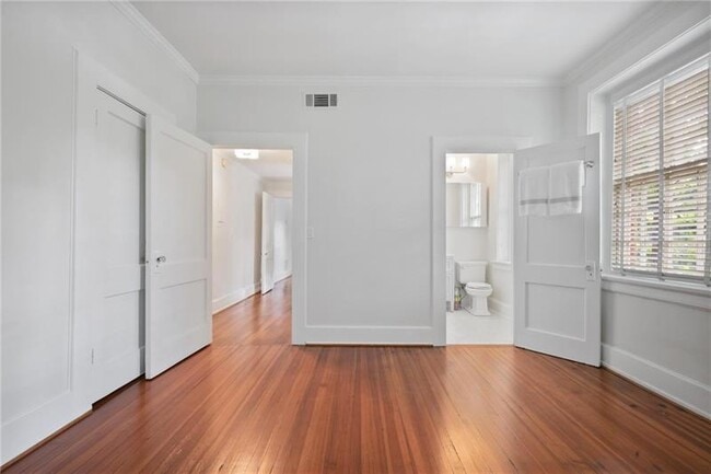 Building Photo - 1 S Prado NE