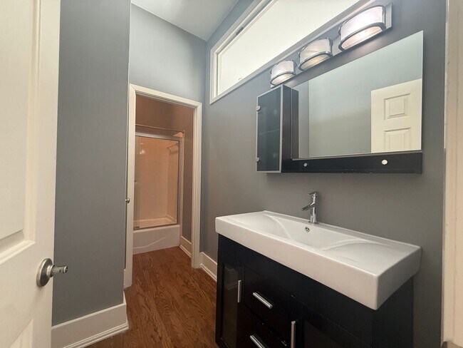 Building Photo - Completely Renovated Downtown Memphis Loft with Rooftop Skyline Views.