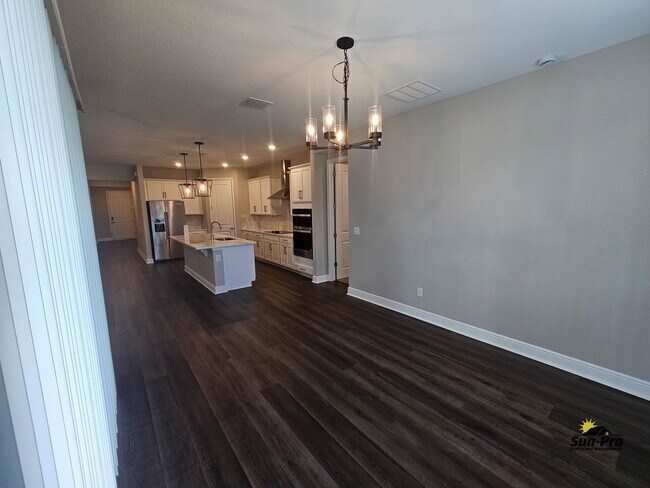 Building Photo - 379 Birkdale Dr