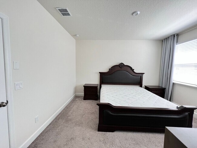 Building Photo - Gorgeous Furnished Home in Winter Garden!
