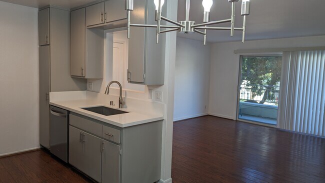 Building Photo - 1440 23rd St