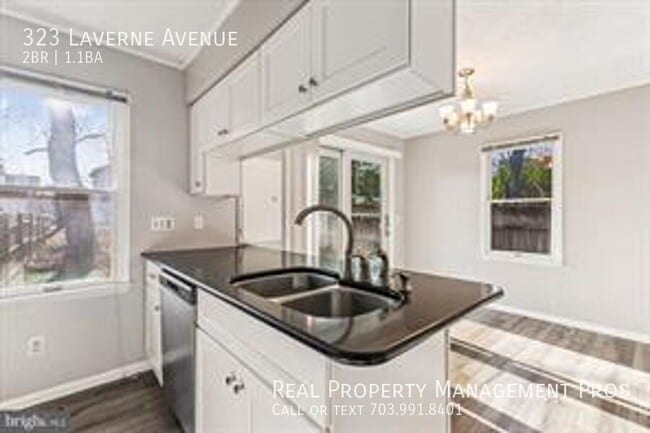 Building Photo - 323 Laverne Ave