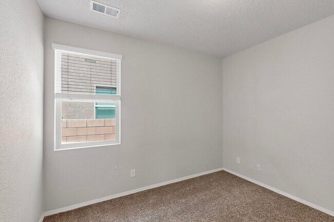 Building Photo - 6736 Tempe Ave NW