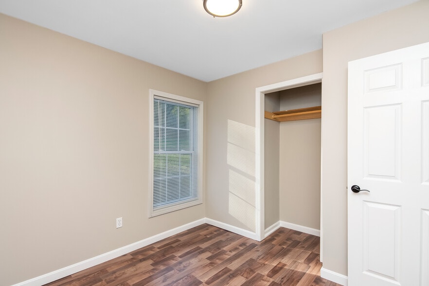 Building Photo - 293 Craig Ln