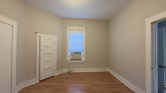 Building Photo - 1672 W 2nd St