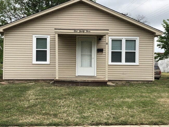 Primary Photo - 123 N Tucker Ave