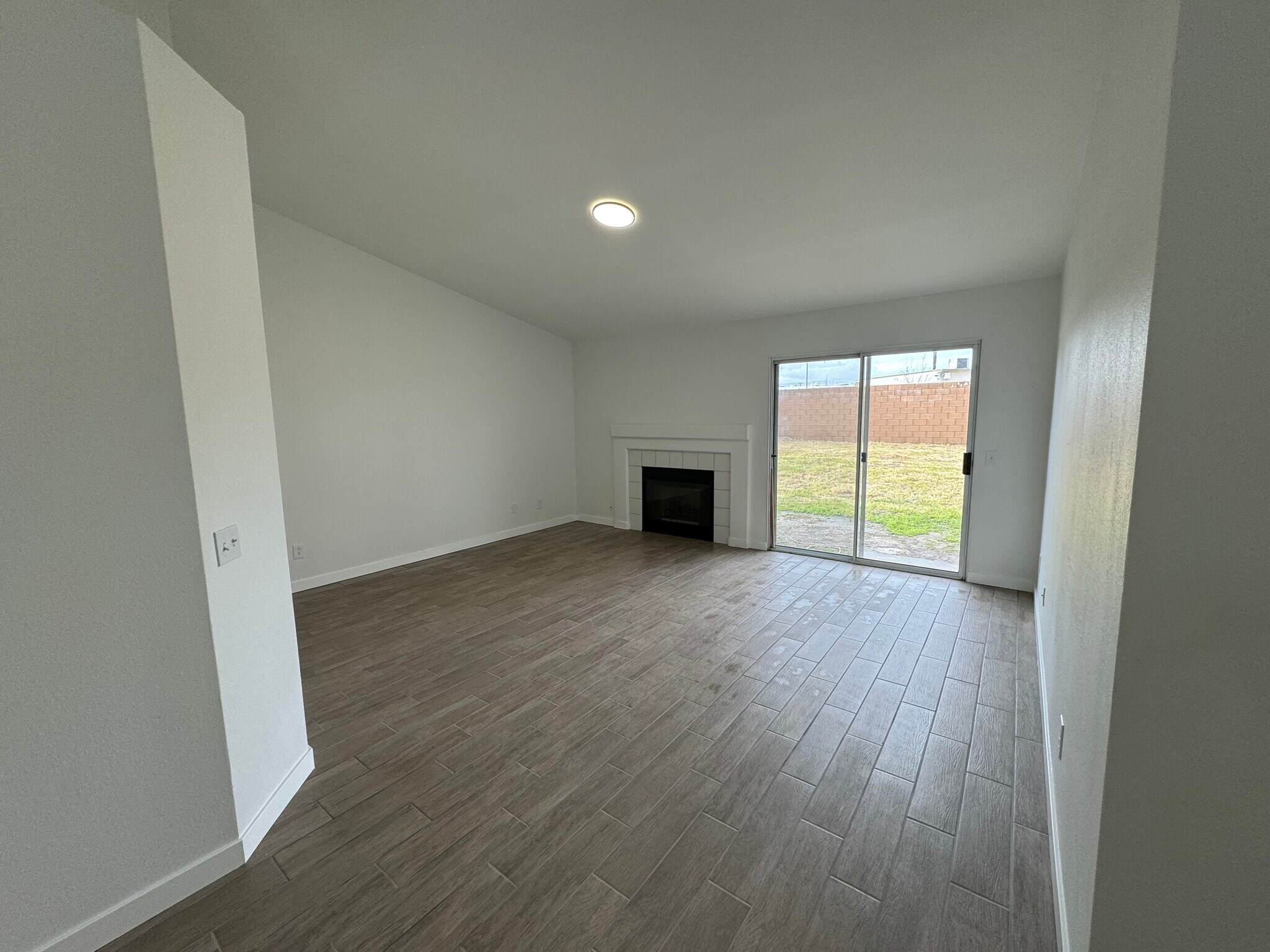 Building Photo - 366 Samsara Ct