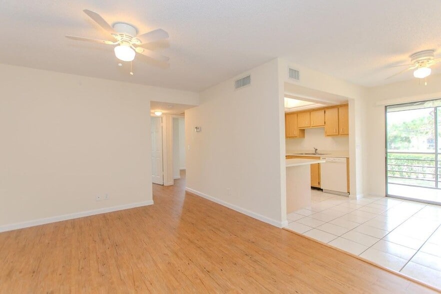 Building Photo - 4464 Oak Terrace Dr