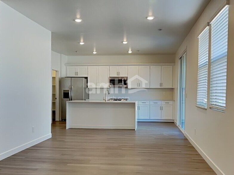 Building Photo - 20177 W Thomas Rd