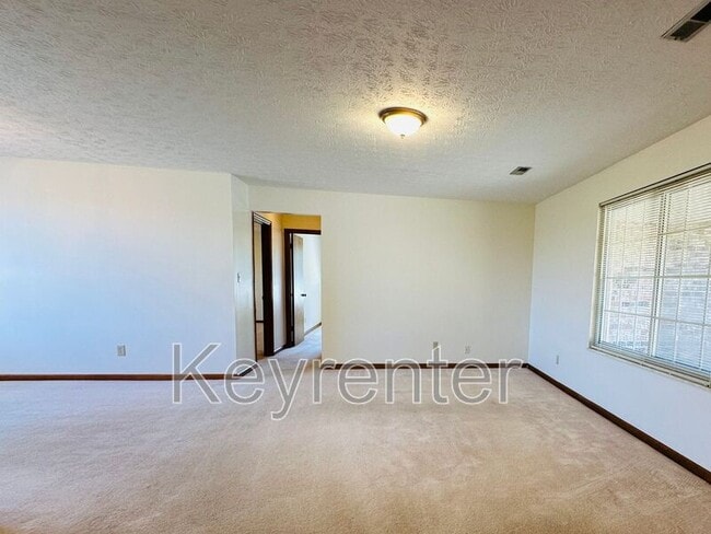 Building Photo - 857 Spinnaker Rd