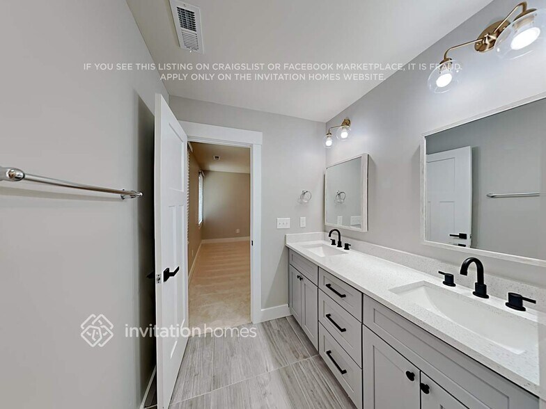 Building Photo - 524 W Main St