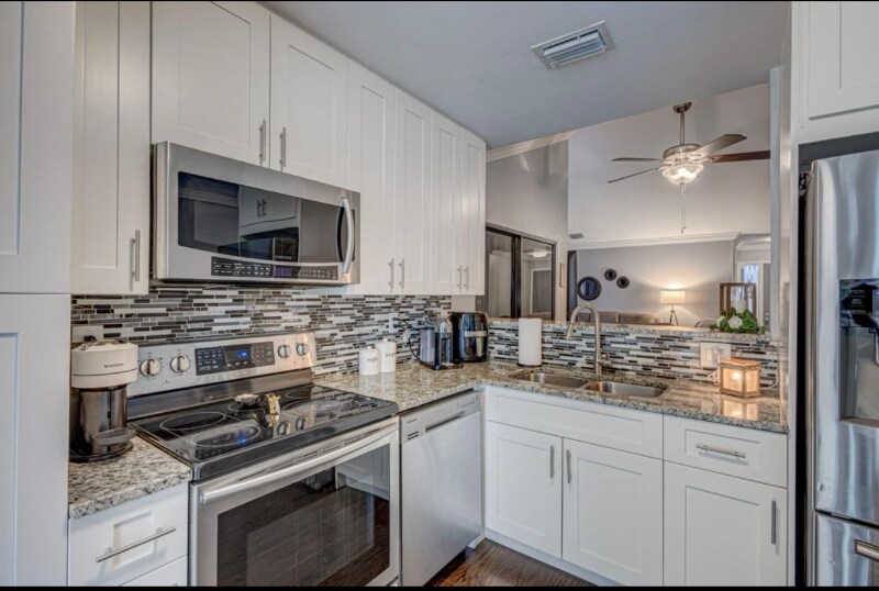 Building Photo - 4642 Brook Dr