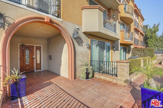 Building Photo - 4711 Ambrose Ave