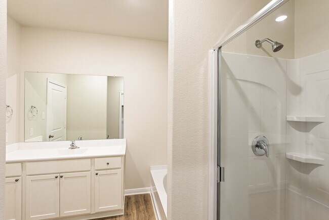 Building Photo - 420 Mustang Trot Dr