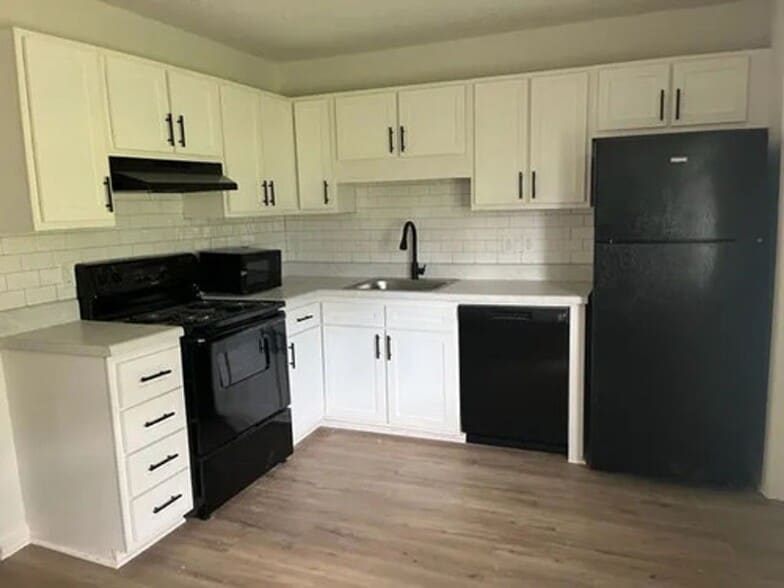 Building Photo - River Front Apartments