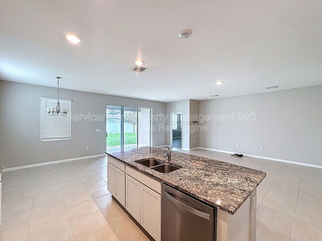 Building Photo - 13542 Golden Lime Ave