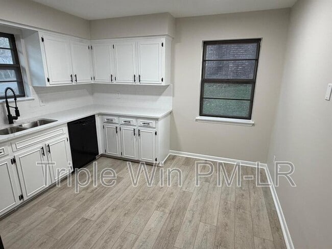 Building Photo - 14008 Bayberry Pl