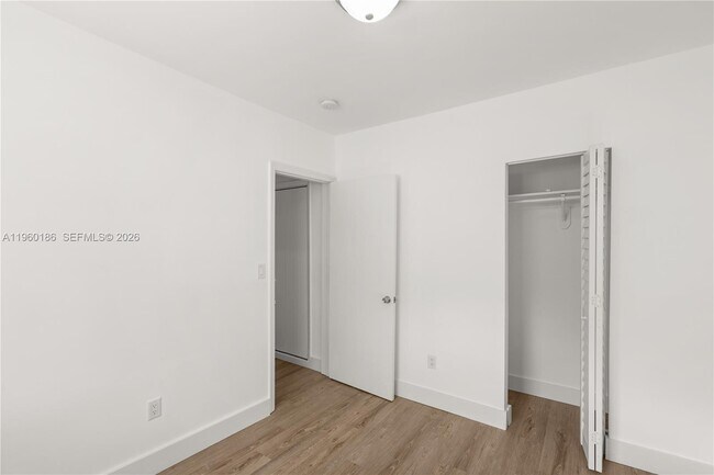 Building Photo - 2508 SW 10th St