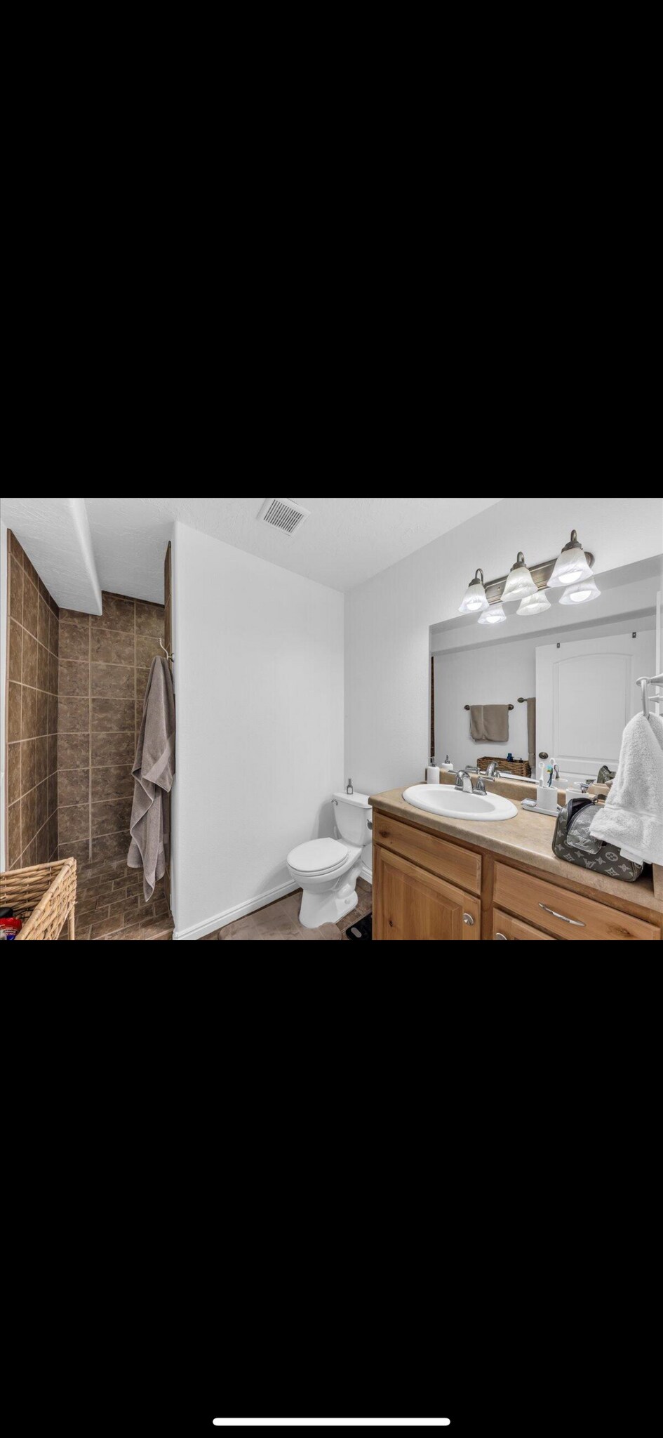 Building Photo - 1277 W Las Hurdes Dr