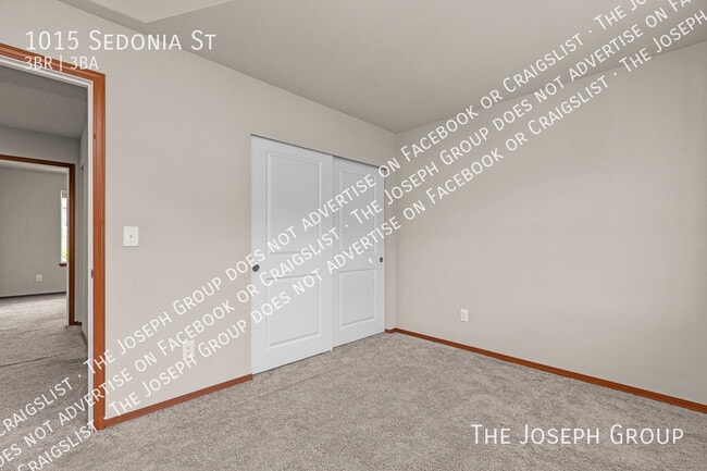 Building Photo - 1015 Sedonia St