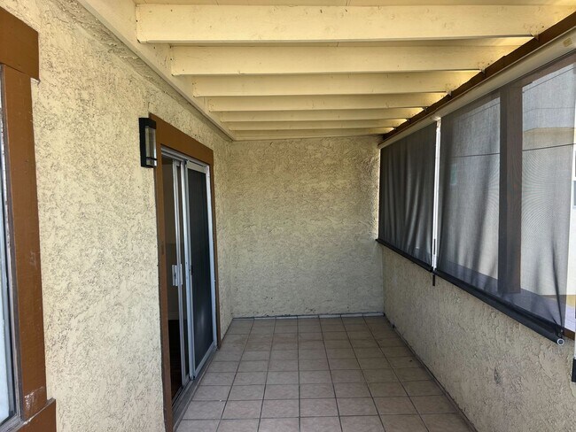 Building Photo - FARQUHAR 4081-4087