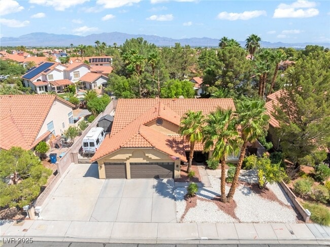 Building Photo - 8628 Highacre Dr