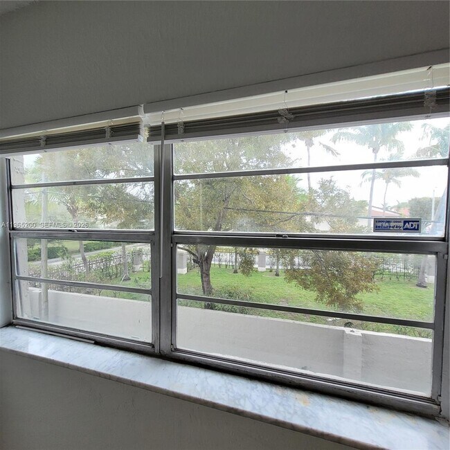 Building Photo - 5100 SW 41st St