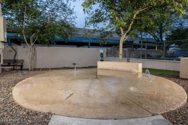 Building Photo - 7100 E Lincoln Dr