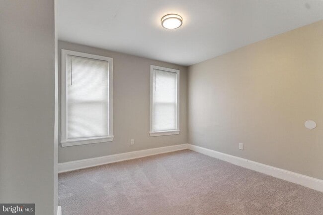 Building Photo - 2530 Collins St