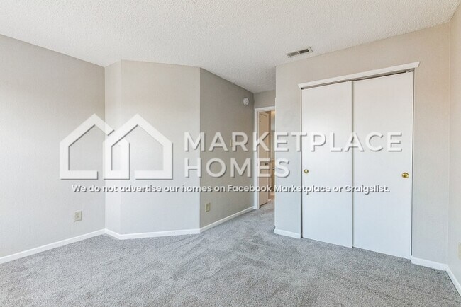 Building Photo - 10760 August Dr