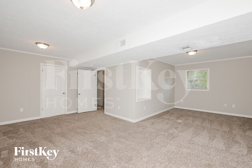 Building Photo - 939 Ray Dr