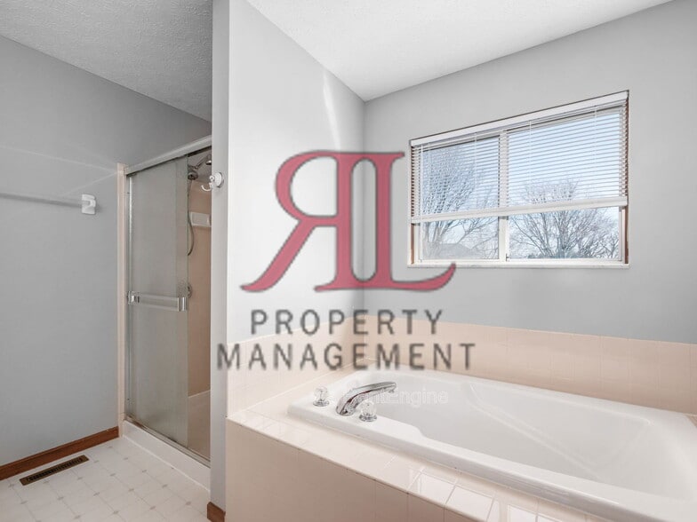 Building Photo - 9326 Tahoma St