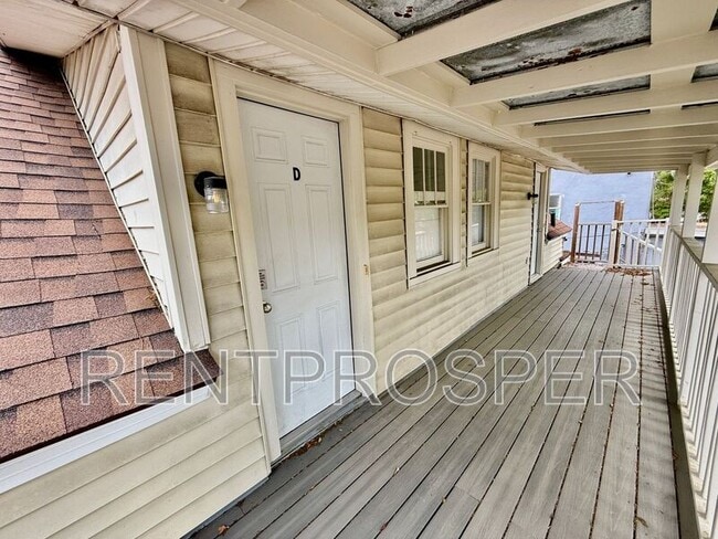 Building Photo - 728 Arlington St