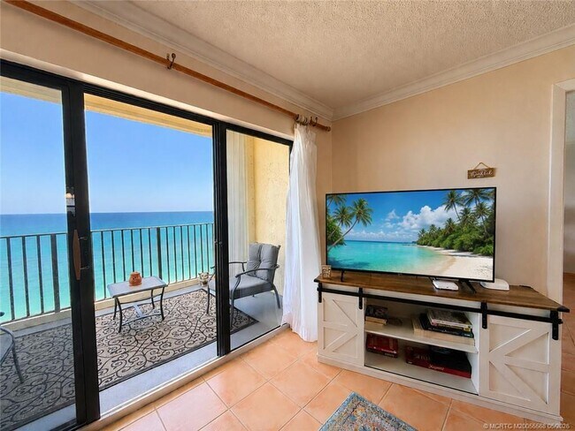 Building Photo - 7440 S Ocean Dr