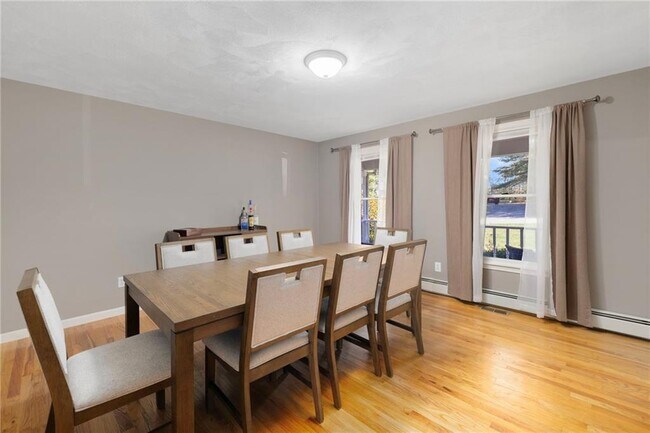 Building Photo - 42 Rollingwood Dr