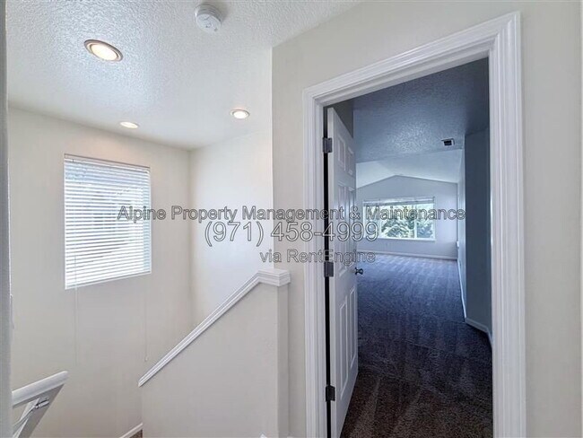 Building Photo - 13592 SW Mapleview Ln