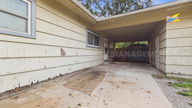 Building Photo - 6040 Hartford Dr