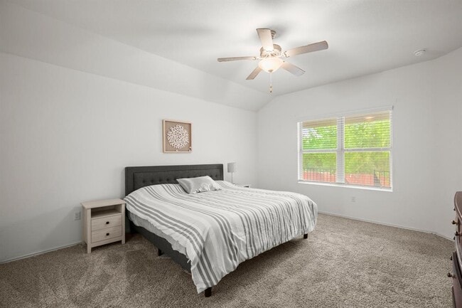Building Photo - 4000 Fort Collins Way